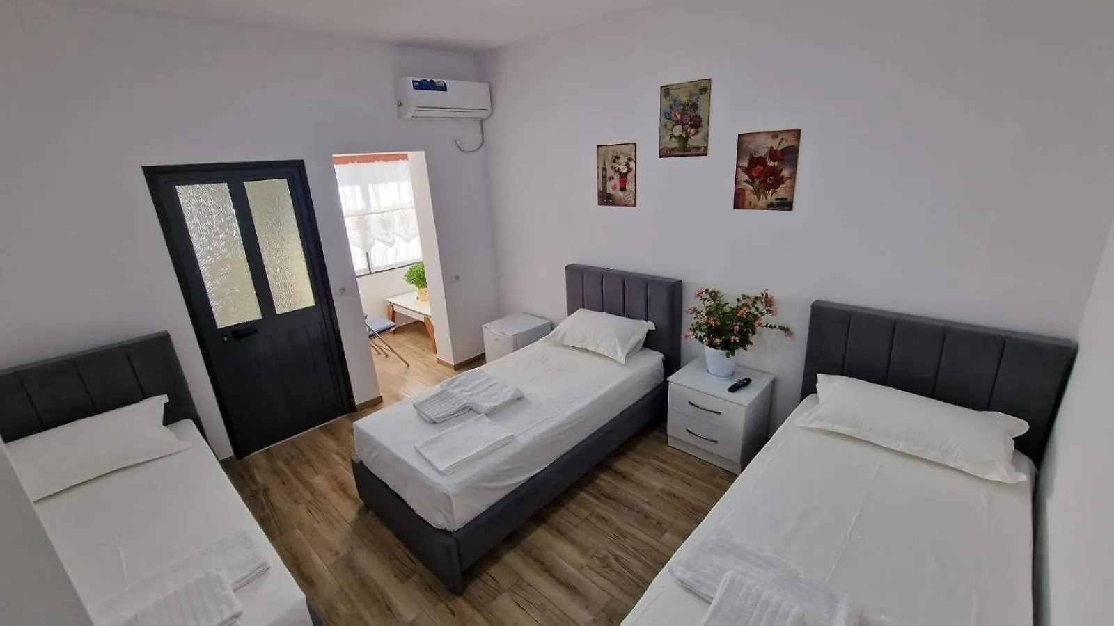 Vila Luen بيرات 0*,